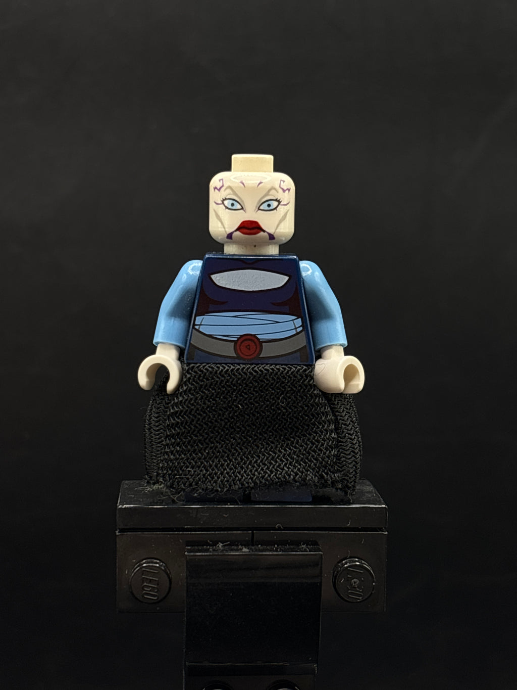 Asajj Ventress - Dark Blue Torso — frente