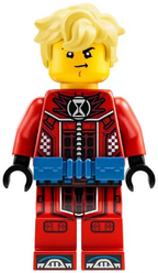 LEGO Minifigura Cooper - Red Racing Suit, Blue Utility Belt, Hair - DREAMZzz — imagen BrickLink