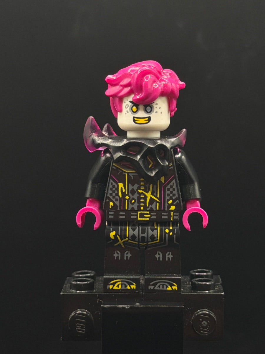 LEGO Minifigura Dooper - Shoulder Armor - DREAMZzz — frente
