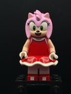 LEGO Minifigura Amy Rose Red Dress - Sonic the Hedgehog — frente