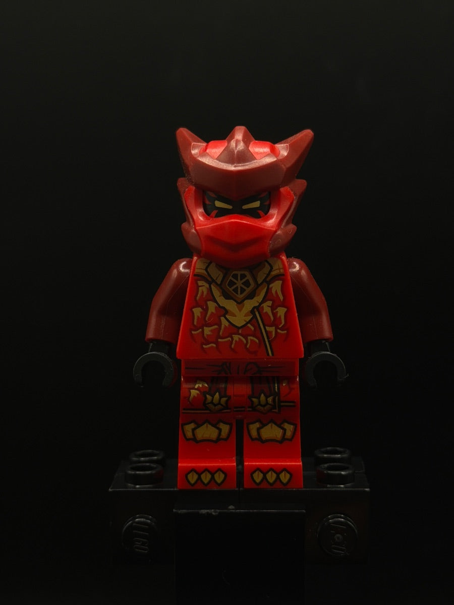 LEGO Minifigura Kai - Dragons Rising, Tunic with Dragon Head, Helmet - NINJAGO — frente