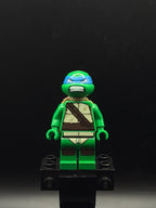 LEGO Minifigura Leonardo, Gritted Teeth - Teenage Mutant Ninja Turtles — frente