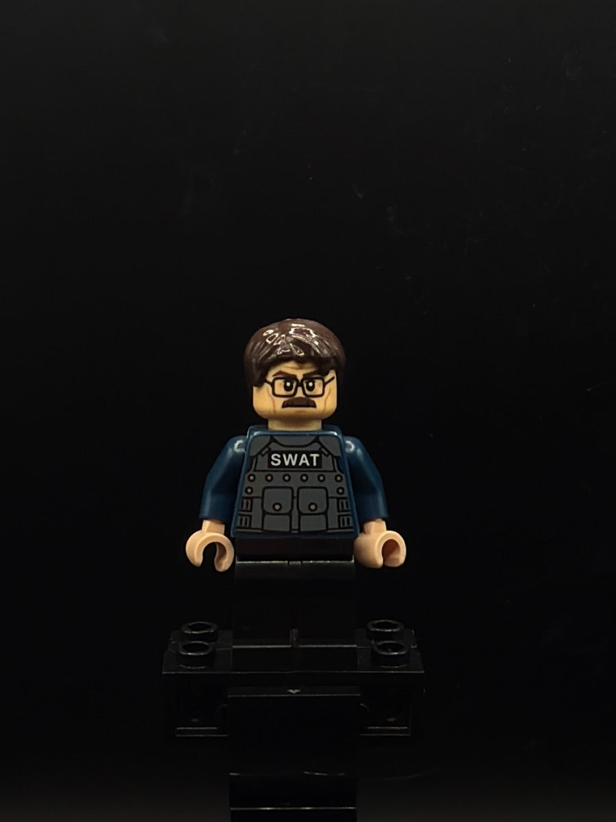 LEGO Minifigura Commissioner James Gordon - DC — frente