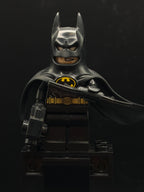 LEGO Minifigura Batman One Piece Cowl and Cape with Complex Bat Logo (1989) - DC — frente