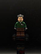 LEGO Minifigura Lexcorp Henchman 2 Dark Brown Legs - DC — frente