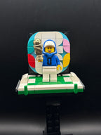 LEGO Minifigura Soccer Spectator Female Blue Hoodie FIFA 2026 - Editions — frente