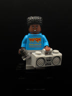 LEGO Minifigura Lucas Sinclair Dark Azure Shirt - Stranger Things — frente