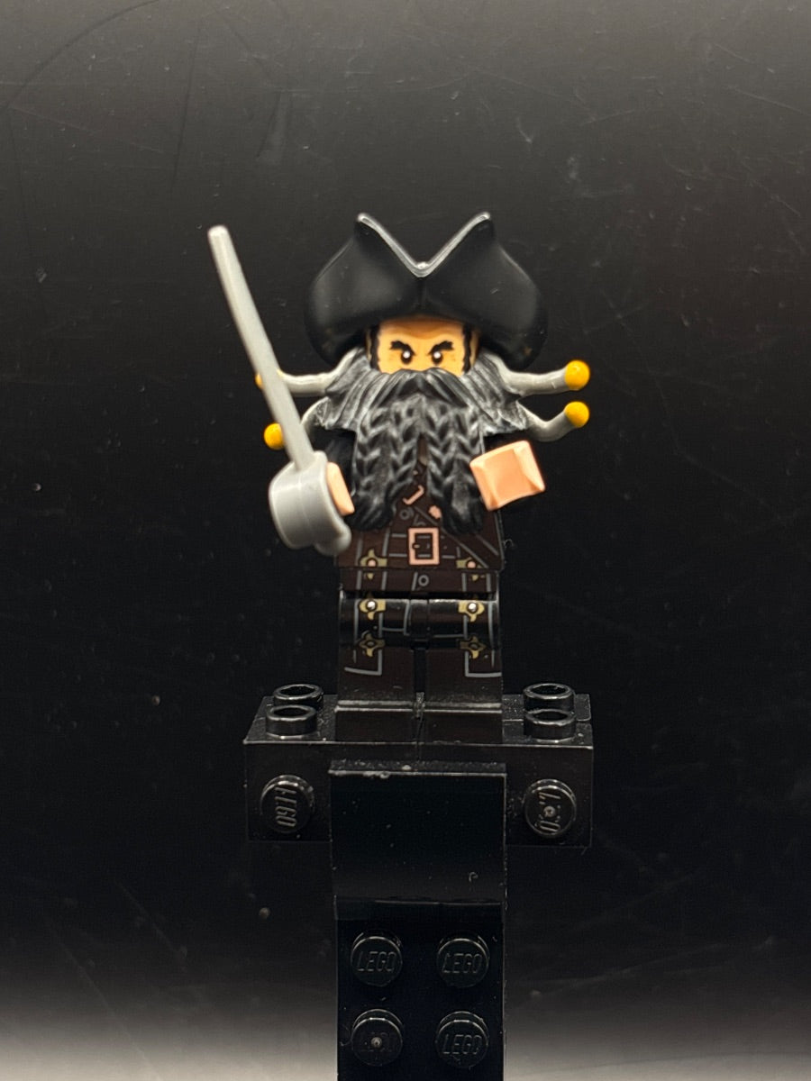 LEGO Minifigura Blackbeard - Pirates of the Caribbean — frente