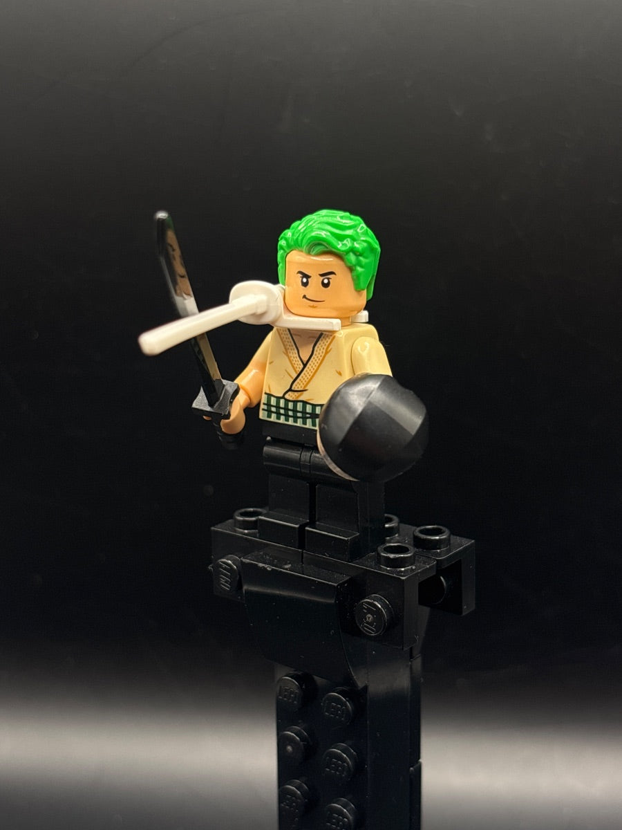 LEGO Minifigura Roronoa Zoro - One Piece — frente
