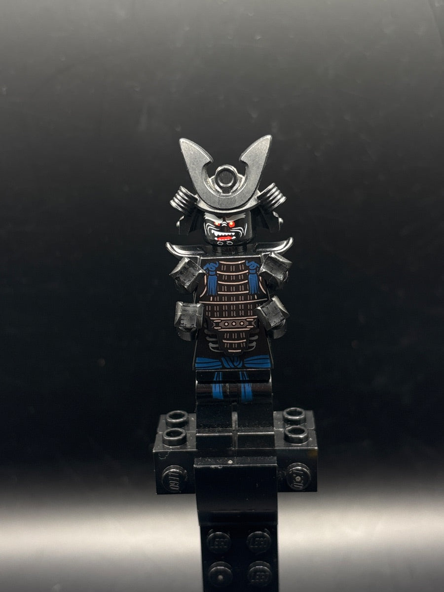 LEGO Minifigura Lord Garmadon Armor - The LEGO Ninjago Movie — frente
