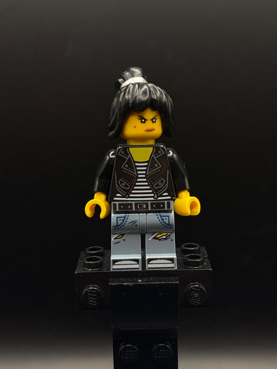 LEGO Minifigura Nya - Leather Jacket and Jeans High School Outfit - The LEGO NINJAGO Movie — frente