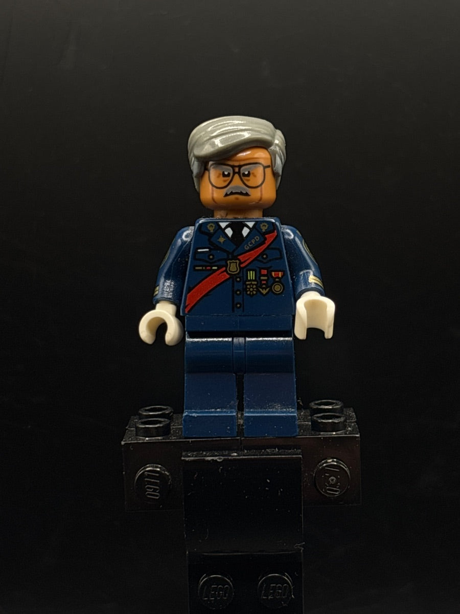 LEGO Minifigura Commissioner Gordon - Red Sash - DC — frente