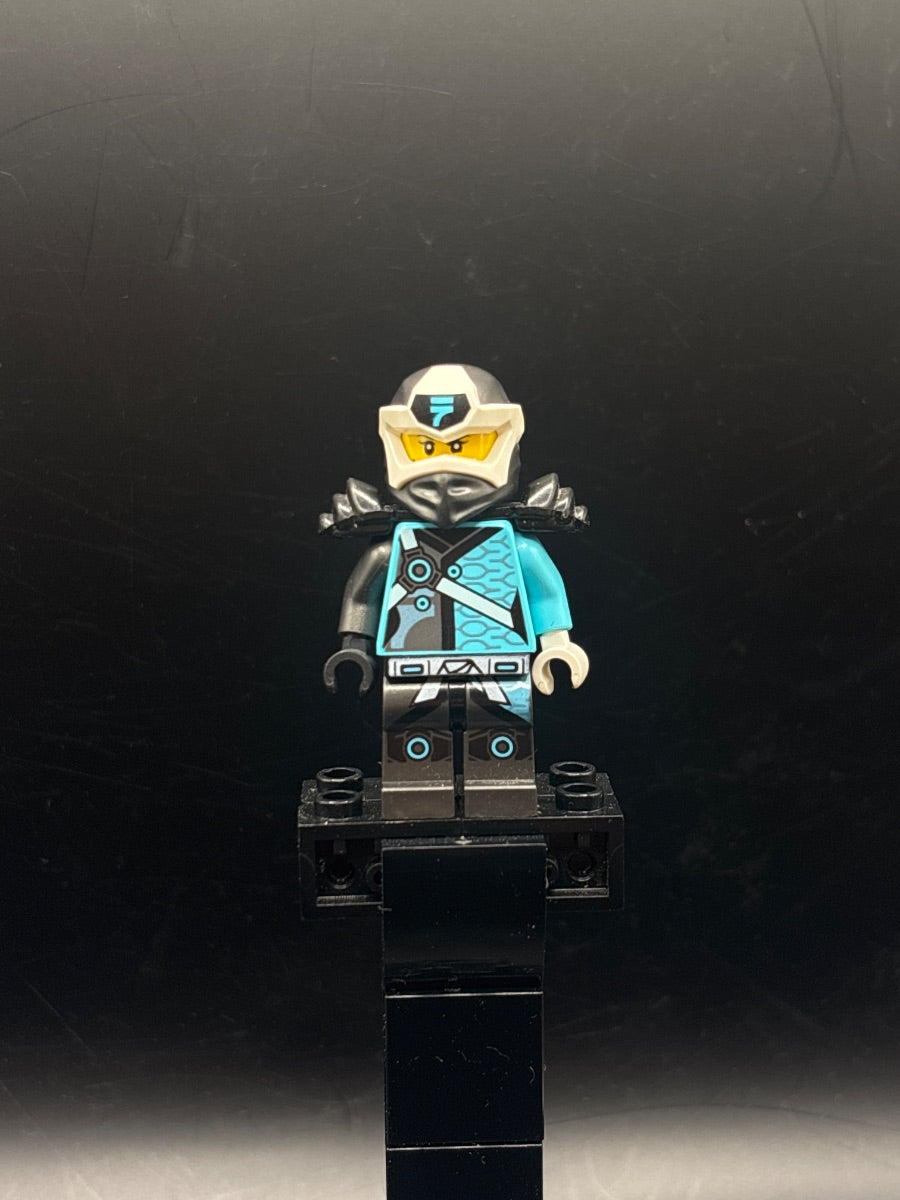 LEGO Minifigura Nya - Digi Nya, Shoulder Armor with Scabbard - NINJAGO — frente