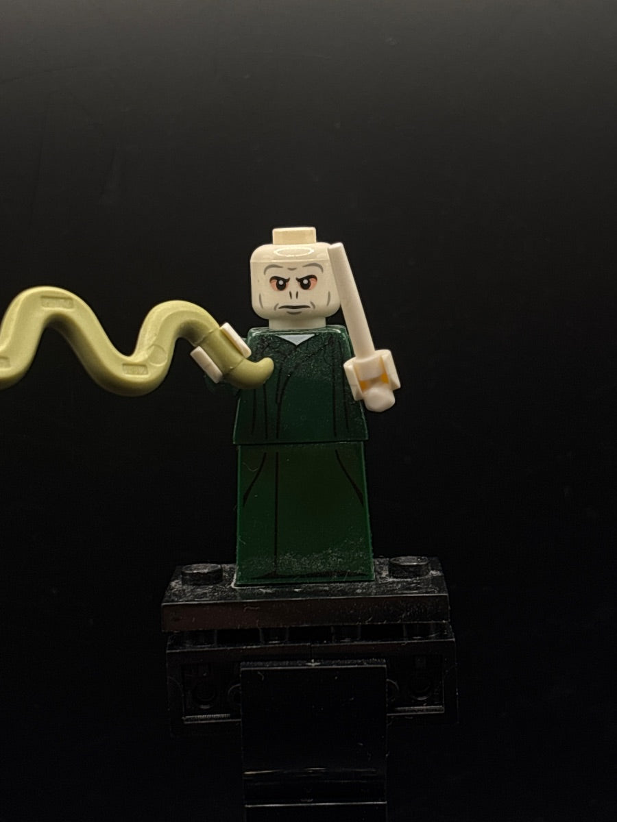 LEGO Minifigura Lord Voldemort, Harry Potter, Series 1 (Minifigure Only without Stand and Accessories) - Collectible Minifigures — frente