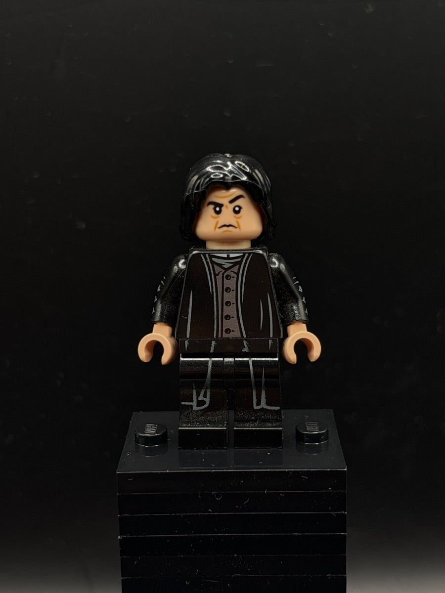 LEGO Minifigura Professor Severus Snape - Dark Silver Vest - Harry Potter — frente