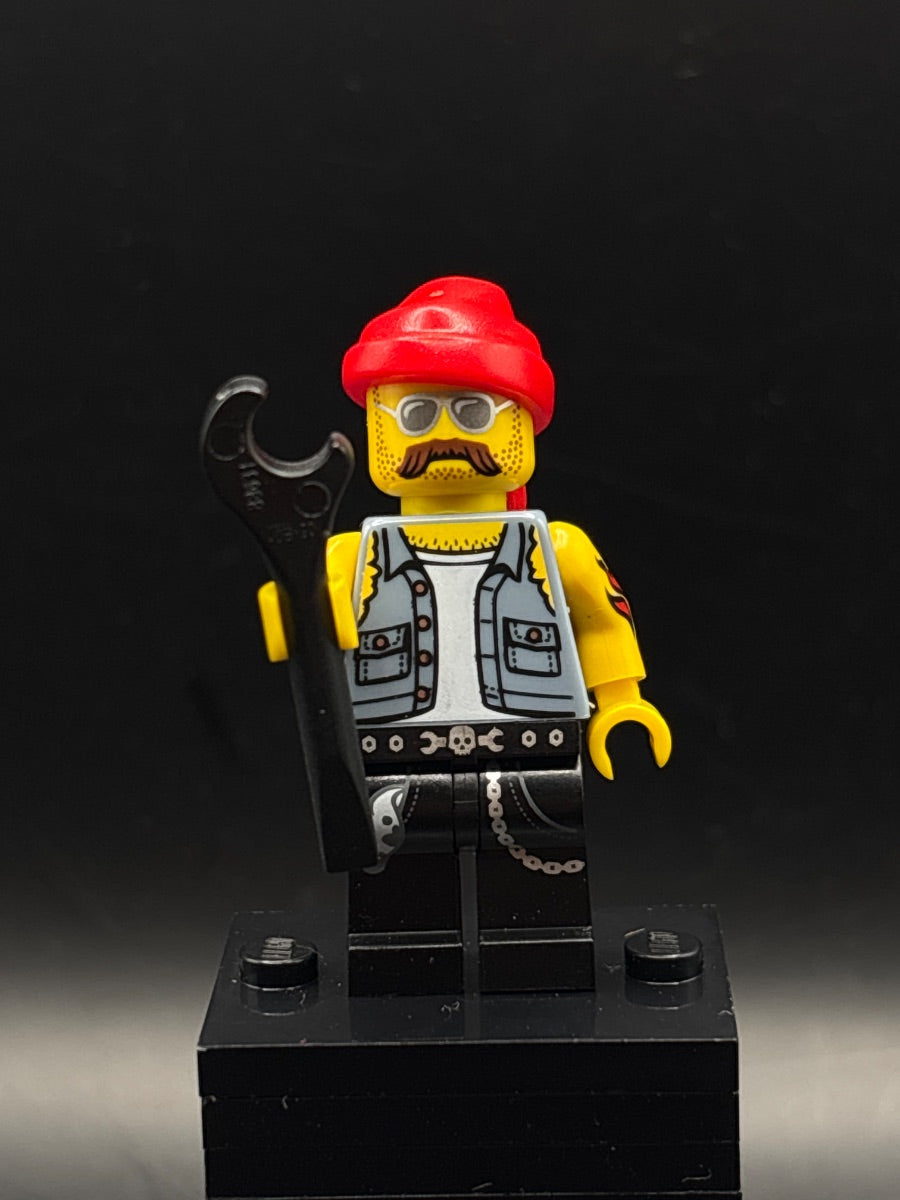 LEGO Minifigura Motorcycle Mechanic, Series 10 (Minifigure Only without Stand and Accessories) - Collectible Minifigures — frente