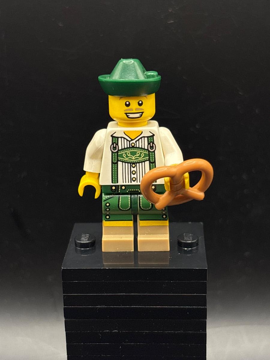 LEGO Minifigura Lederhosen Guy, Series 8 (Minifigure Only without Stand and Accessories) - Collectible Minifigures — frente