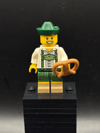 LEGO Minifigura Lederhosen Guy, Series 8 (Minifigure Only without Stand and Accessories) - Collectible Minifigures — frente