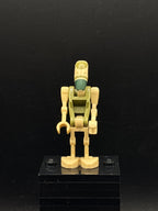 LEGO Minifigura Battle Droid - Tan, Olive Green Torso, Printed Head (Kashyyyk / AAT Driver Battle Droid) - Star Wars — frente