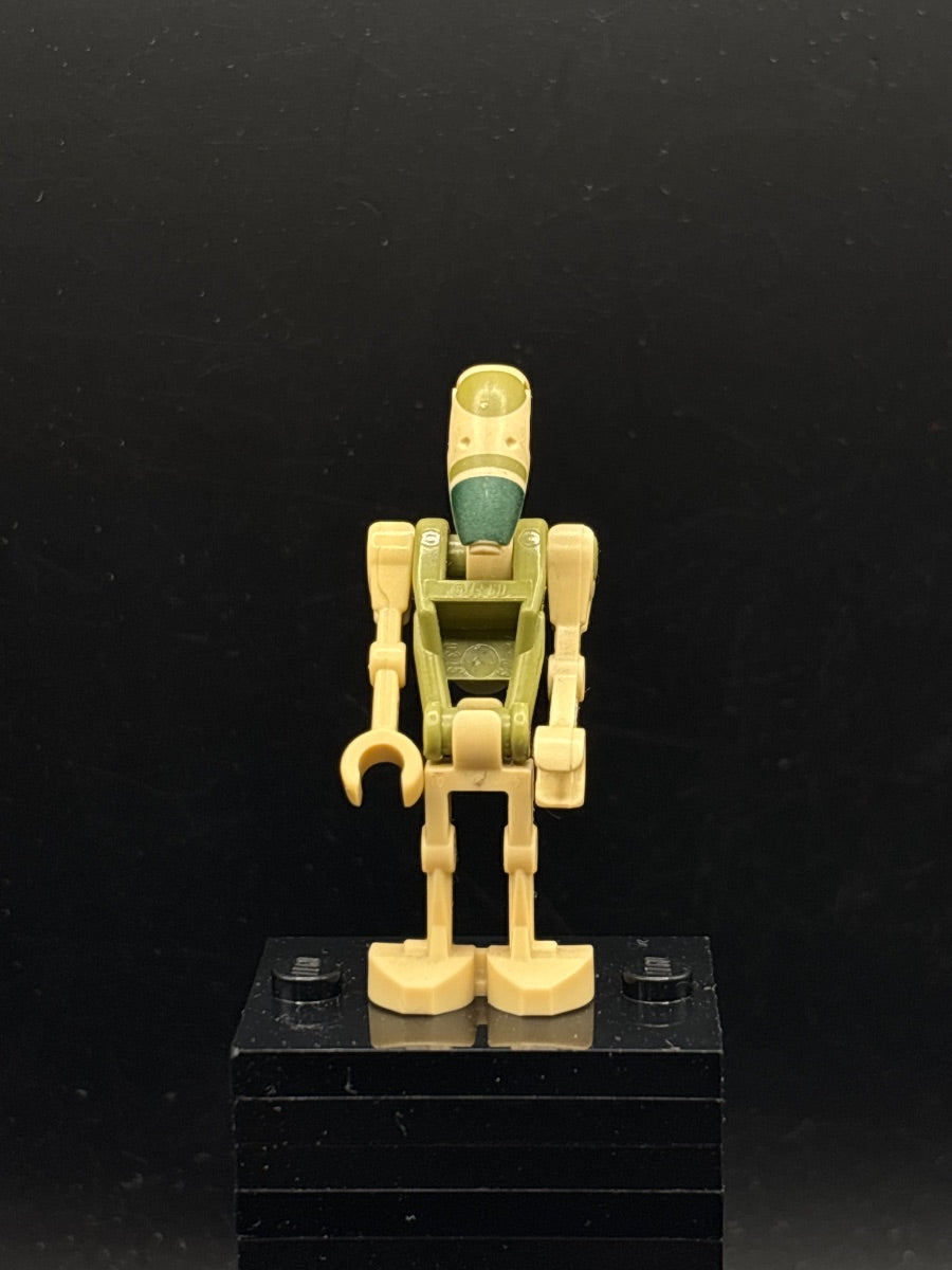 LEGO Minifigura Battle Droid - Tan, Olive Green Torso, Printed Head (Kashyyyk / AAT Driver Battle Droid) - Star Wars — frente