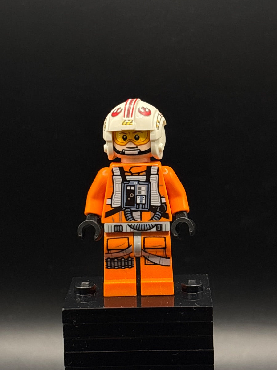 LEGO Minifigura Luke Skywalker (Pilot, Printed Legs, Visor Up / Down, Askew Front Panel) - Star Wars — frente