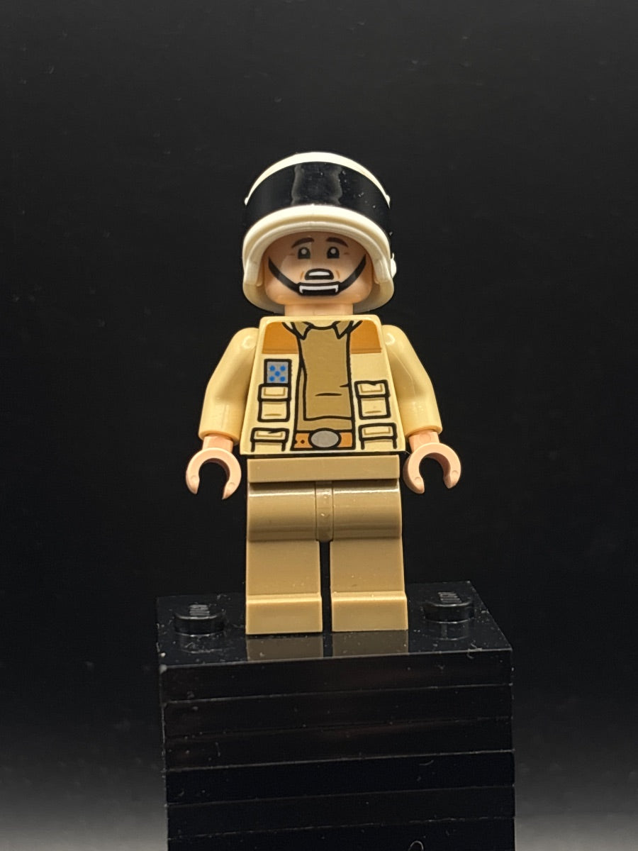 LEGO Minifigura Captain Antilles - Dark Tan Shirt, Large Rank Badge - Star Wars — frente