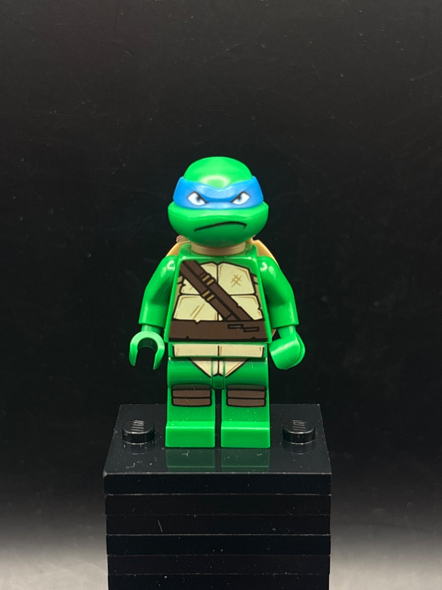 LEGO Minifigura Leonardo, Looking Up - Teenage Mutant Ninja Turtles — frente