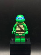 LEGO Minifigura Leonardo, Looking Up - Teenage Mutant Ninja Turtles — frente