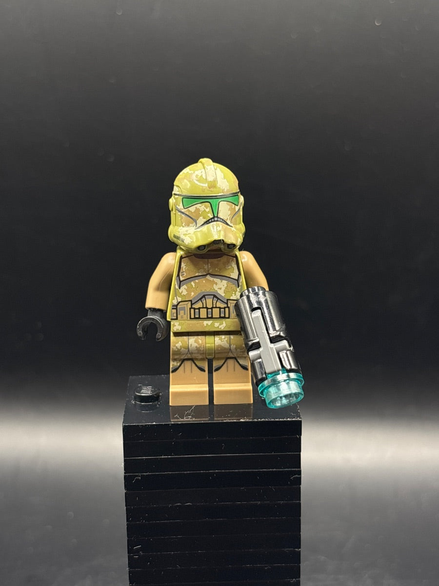 LEGO Minifigura Clone Trooper, 41st Elite Corps (Phase 2) - Kashyyyk Camouflage, Scowl - Star Wars — frente