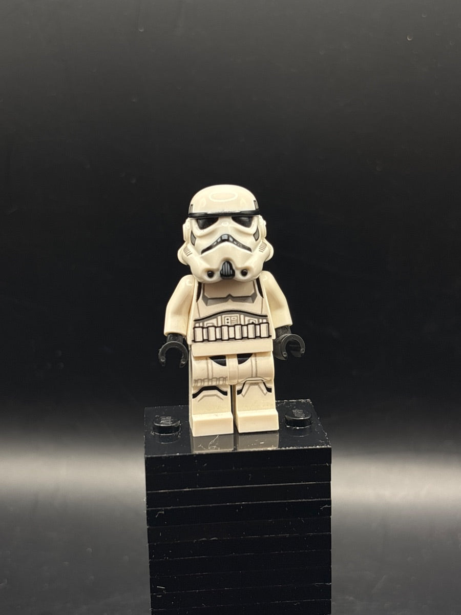 LEGO Minifigura Imperial Stormtrooper - Female, Dual Molded Helmet with Light Bluish Gray Panels on Back, Shoulder Belts, Medium Brown Head - Star Wars — frente