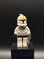 LEGO Minifigura Clone Trooper Pilot (Phase 1) - Yellow Markings, Black Head - Star Wars — frente