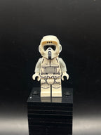 LEGO Minifigura Imperial Scout Trooper, Hoth - Female, Dual Molded Helmet, Nougat Head, Smirk - Star Wars — frente