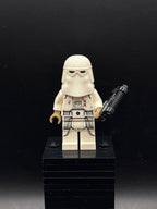 LEGO Minifigura Snowtrooper - Male, Printed Legs, Dark Tan Hands, Reddish Brown Head, Grimace - Star Wars — frente