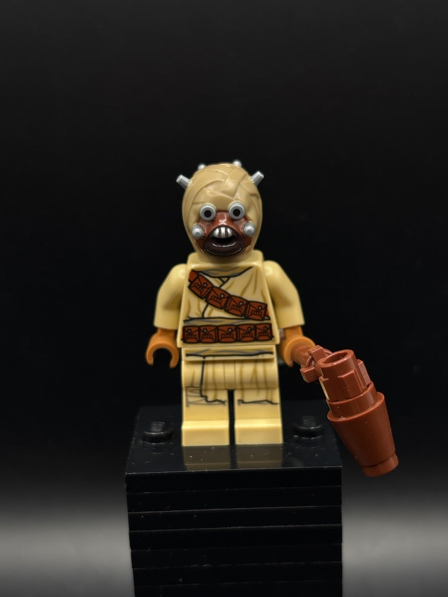 LEGO Minifigura Tusken Raider - Dark Tan Head with Spikes, Diagonal Belt, Printed Legs - Star Wars — frente