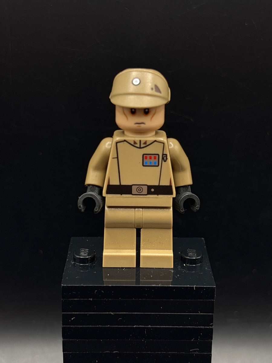 LEGO Minifigura Imperial Officer (Captain / Commandant / Commander) - Dark Tan Uniform - Star Wars — frente