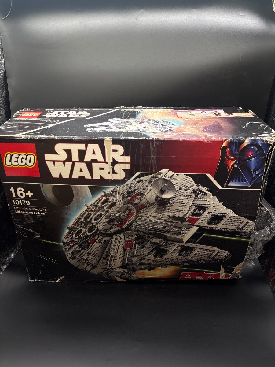 LEGO Set Millennium Falcon UCS - Star Wars — frente