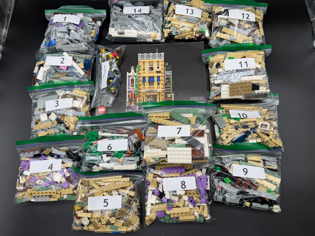 LEGO Set Police Station - Creator Expert — frente