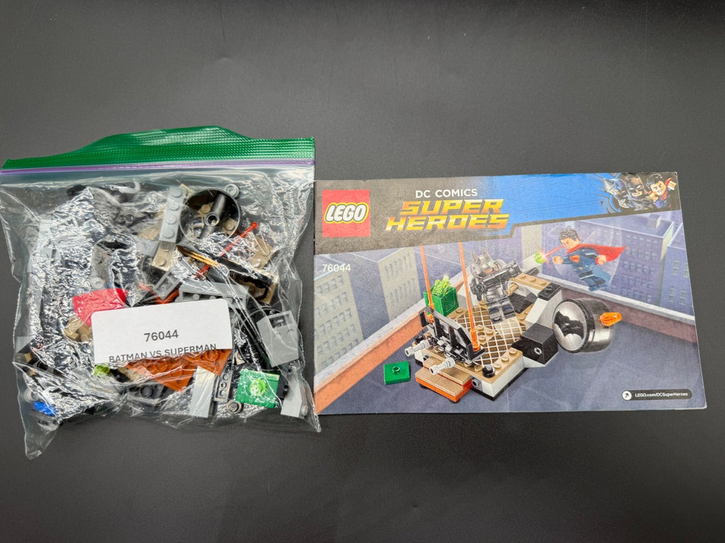 LEGO Set Clash of the Heroes (76044-1) — frente
