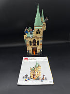 LEGO Set Hogwarts: Room of Requirement - Harry Potter (76413-1) — frente