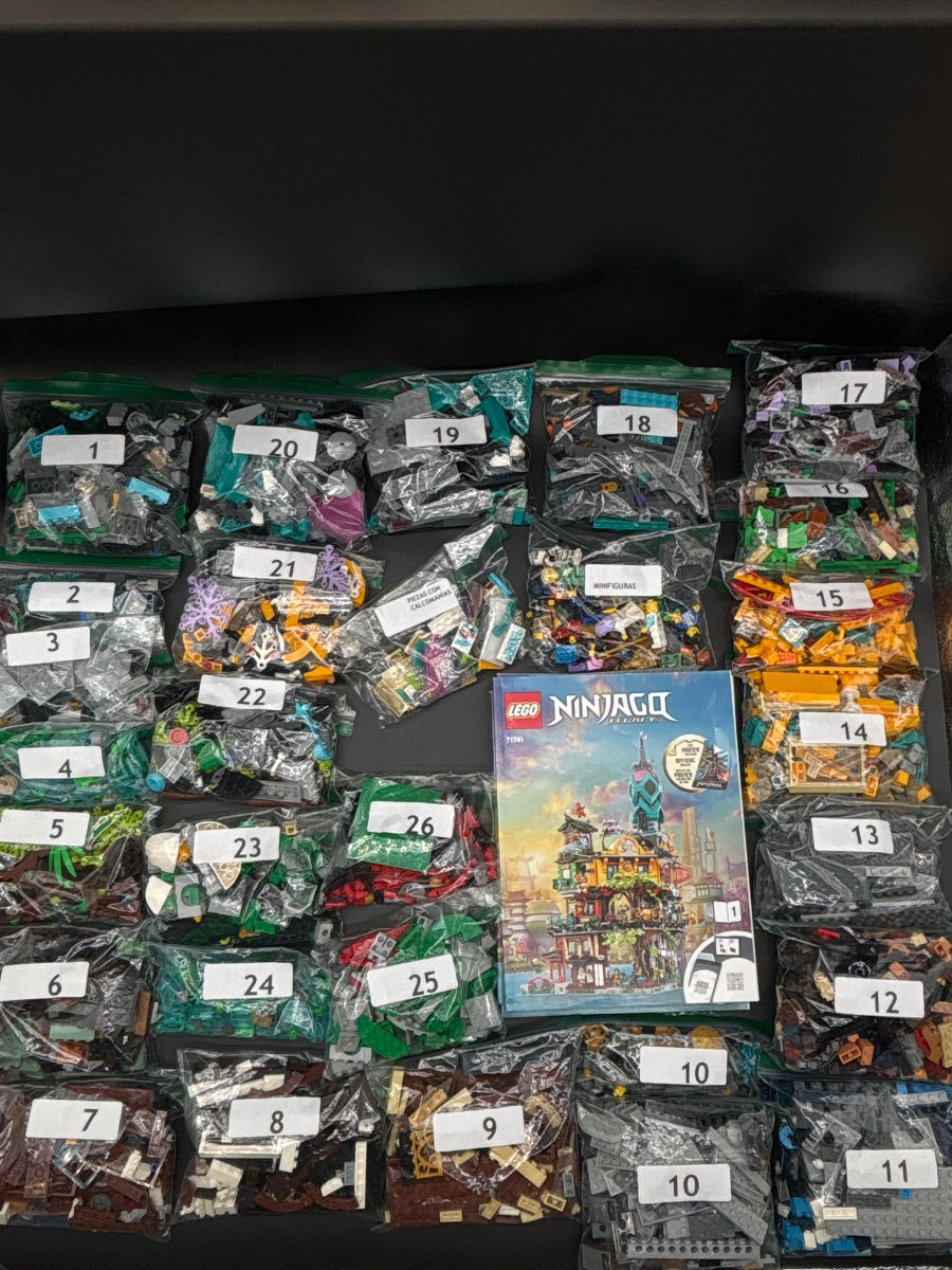 LEGO Set NINJAGO City Gardens - NINJAGO (71741-1) — frente