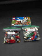 LEGO Set Pickup & Caravan - Town (60182-1) — frente