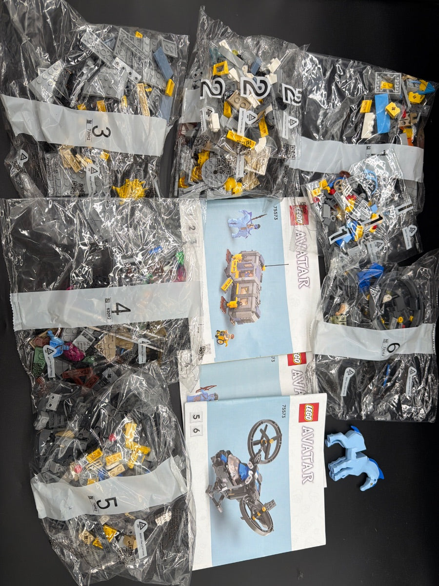 LEGO Set Floating Mountains: Site 26 & RDA Samson - Avatar (75573-1) — frente