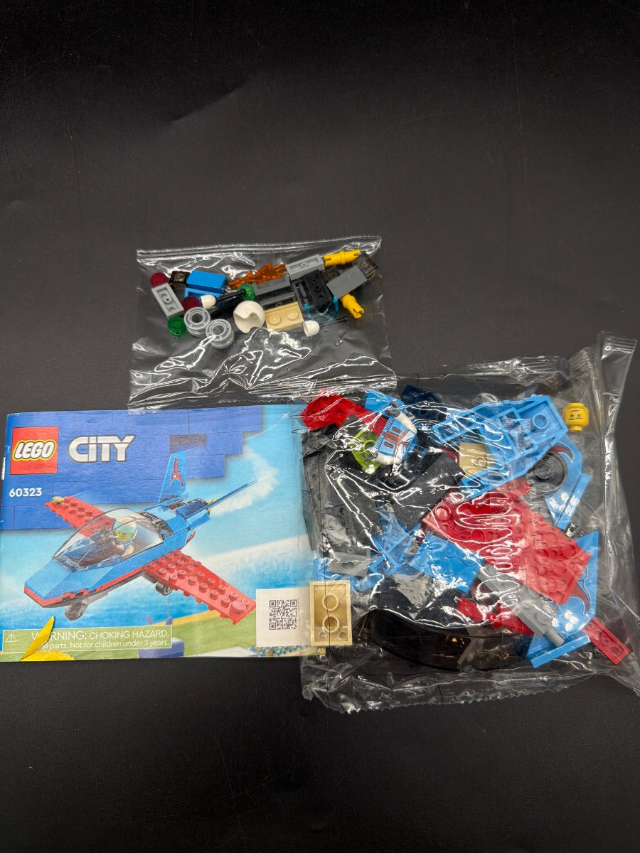 LEGO Set Stunt Plane - Town (60323-1) — frente