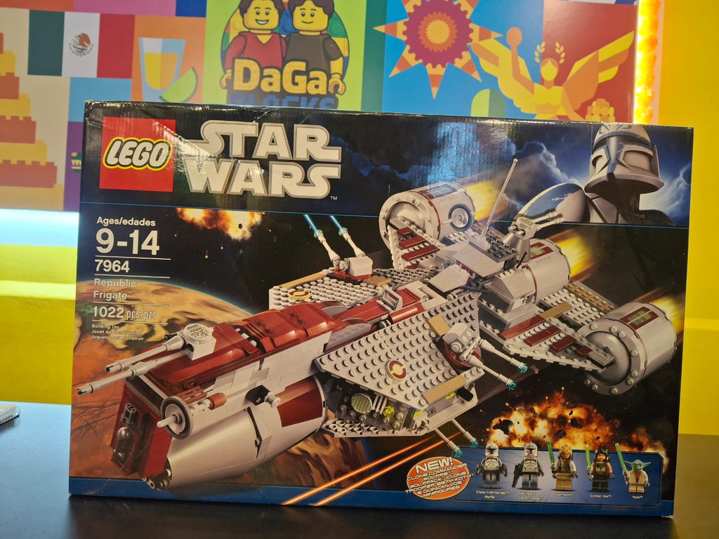 LEGO Set Republic Frigate - Star Wars (7964) — frente