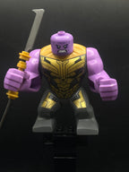 LEGO Minifigura Thanos - Large Figure, Dark Bluish Gray Outfit with Gold Armor, Printed Legs, Angry (sh0896) — Marvel