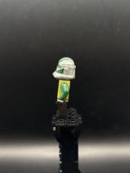 LEGO Minifigura Clone Trooper Commander Gree, 41st Elite Corps - Star Wars — costado