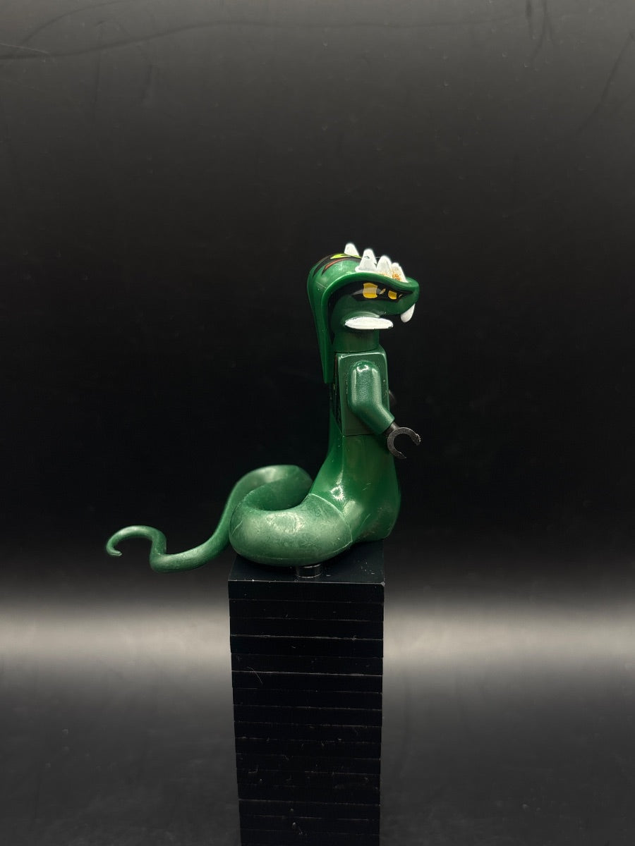 LEGO Minifigura Acidicus - NINJAGO — costado