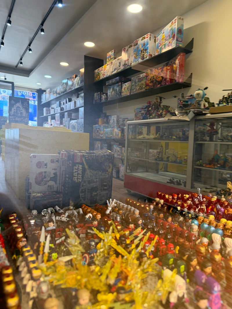 Vitrina de minifiguras LEGO en DagaBlocks